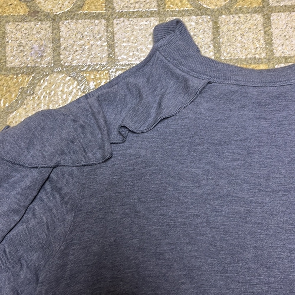 BNWOT Express cold shoulder gray top - Picture 11 of 14